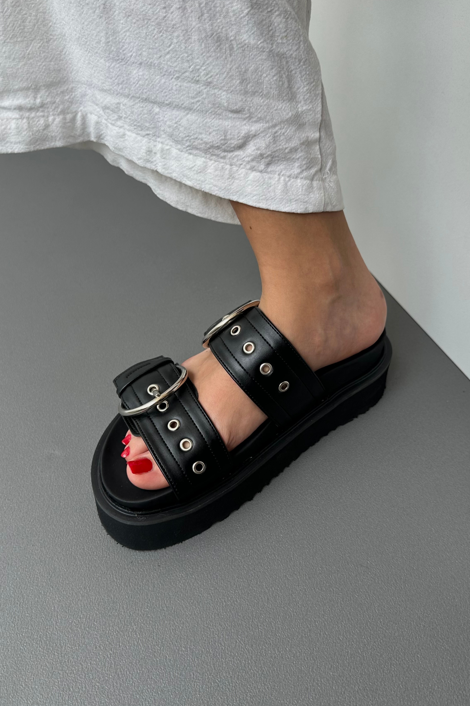Chaussons Pour Femmes Noir – Image 3